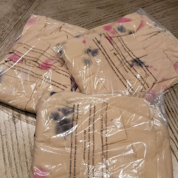  Tie dye sweatshirt NWT sizes S and M 🤍💞 - Picture 7 of 7